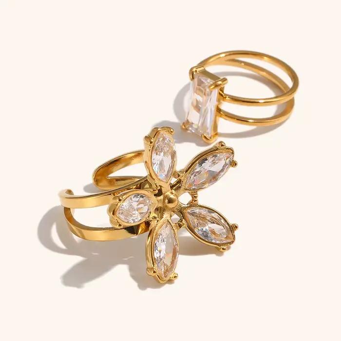 Bague asymétrique rectangulaire en acier inoxydable plaquée or 18 carats avec zirconium blanc pour femmes occasions spéciales parties chic