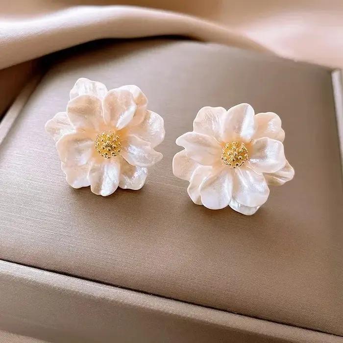 Boucles d'oreilles créoles dorées à fleurs creuses Double couche pour femmes