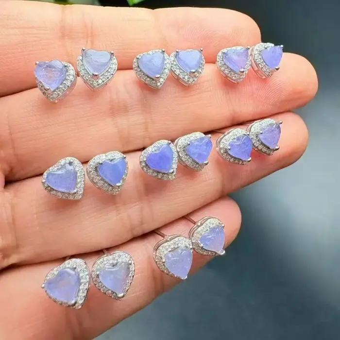Paire de boucles d'oreilles en argent 925 avec joli cristal de tanzanite naturel