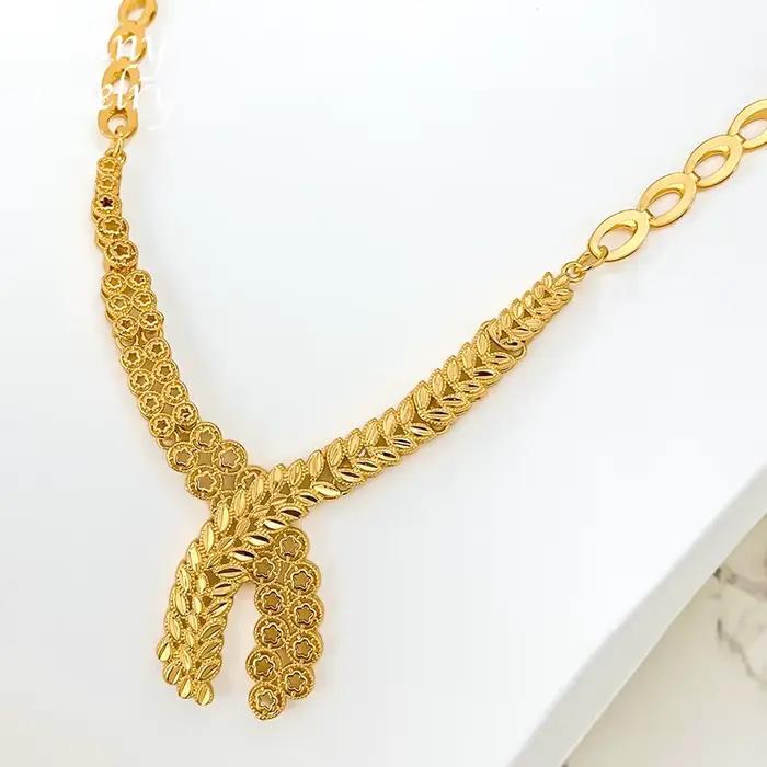 Ensemble de bijoux bohème classique plaqué or 18 carats pour femmes collier et boucles d'oreilles cadeau de mariage occasions spéciales