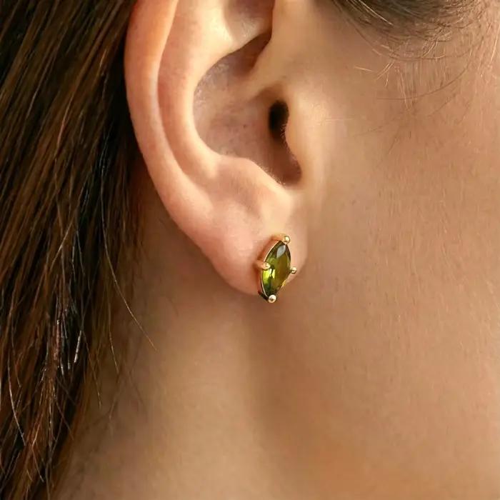 Boucles d'oreilles clous délicates en zircon vert taille marquise pour femmes