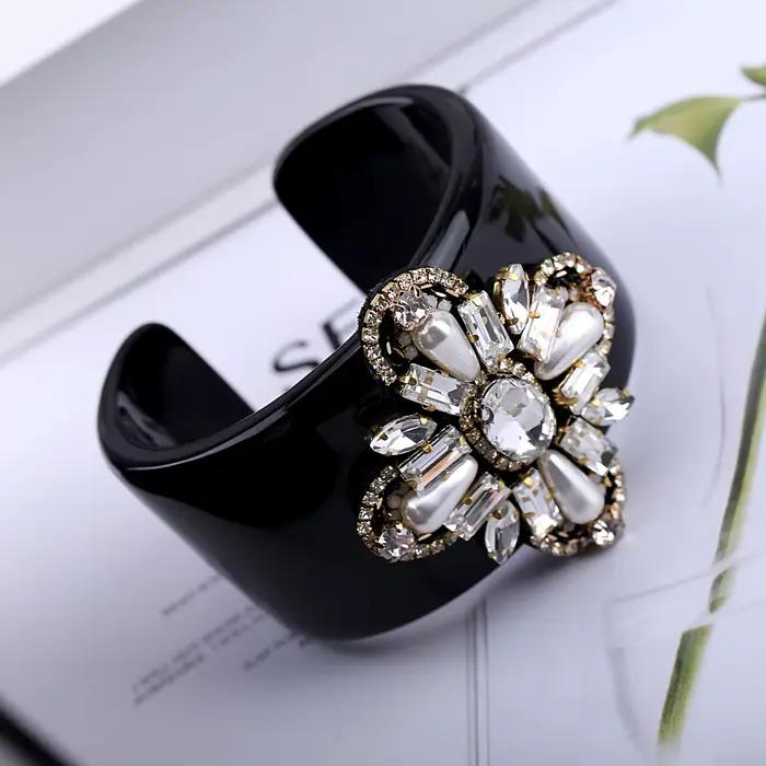 HAHA & TOTO – Bracelet manchette en résine noire, tendance, incrusté de perles de cristal faites à la main, fleur, bijoux pour femmes, 3297