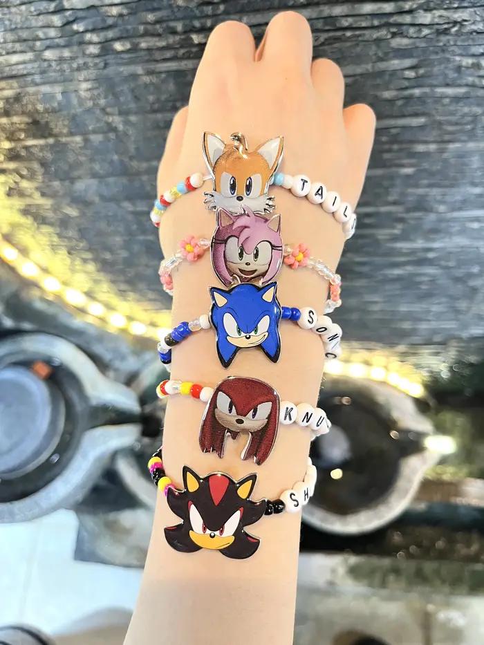 Ensemble de bracelets en perles avec personnage de dessin animé