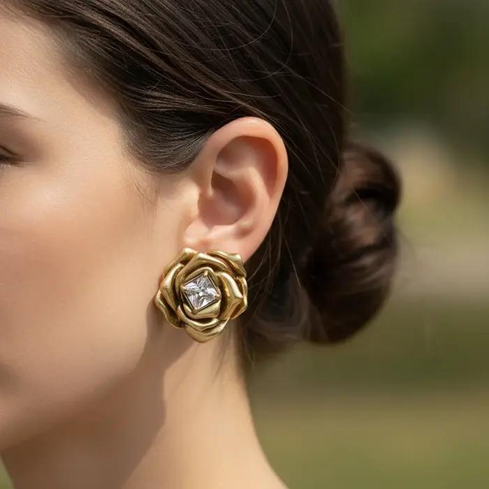 Boucles d'oreilles vintage en forme de rose élégantes pour femmes bijoux hypoallergéniques pour occasions spéciales anniversaire bureau et vacances