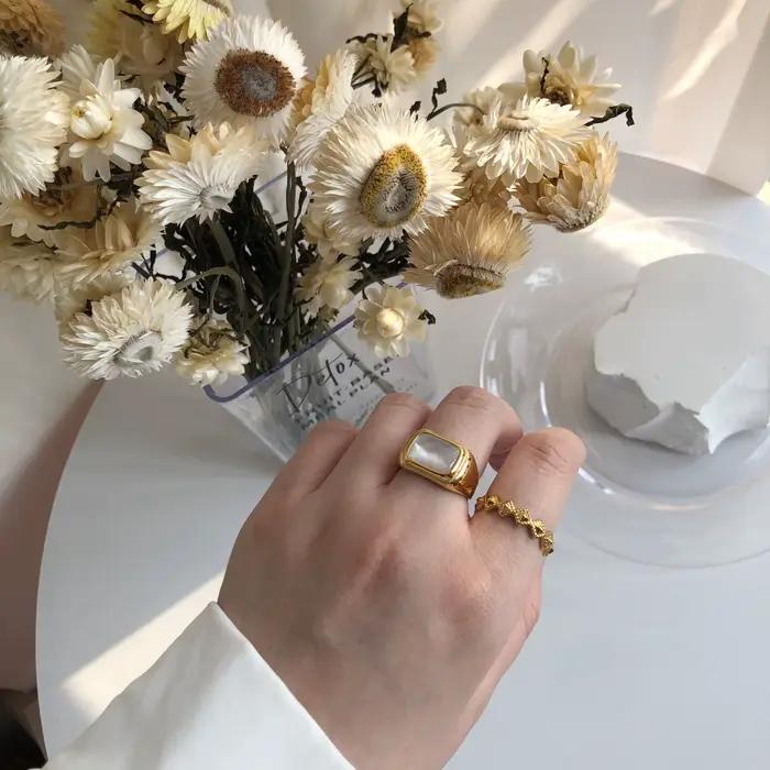 Amaiyllis-Bague naren nacre blanche incurvée pour femme