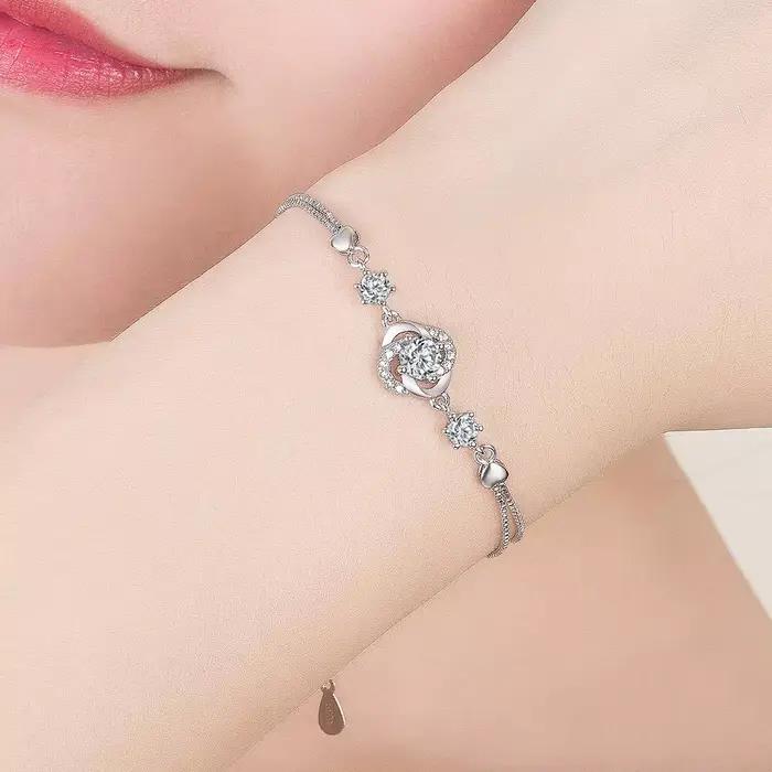 Bracelet en argent Sterling 925 avec trèfle à quatre feuilles et pierres de zirconium blanc pour femmes pour occasions spéciales et cadeaux romantiques