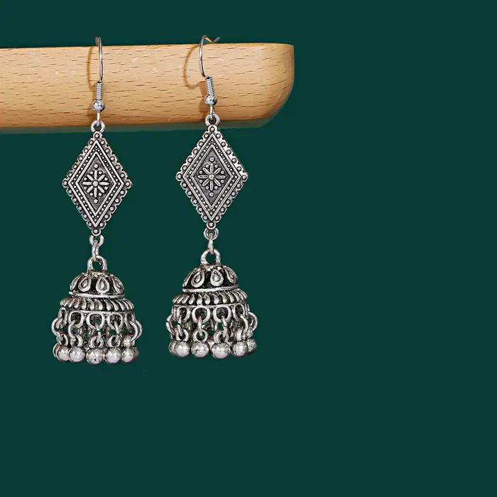 Boucles d'oreilles vintage ethniques en alliage de zinc pour femmes, élégantes et originales à porter pour des occasions spéciales et la vie quotidienne