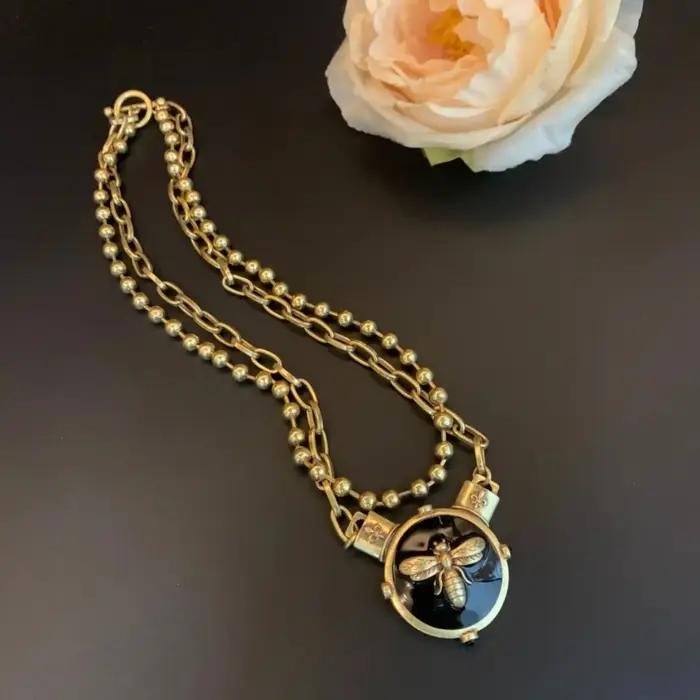 Collier pendentif abeille mignon et cool style rétro européen et américain bijou multi-usages pour femmes occasions spéciales