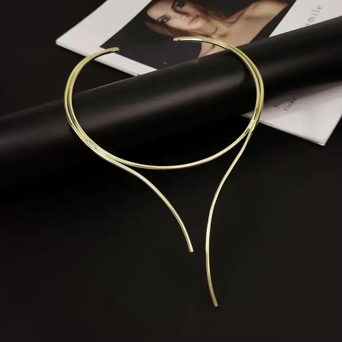 Collier ras du cou Punk en métal pour femmes, chaîne de clavicule en alliage géométrique rigide, bijoux de fête à la mode