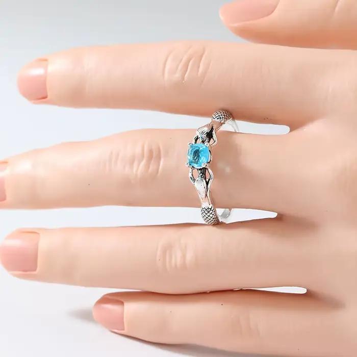 Bague vintage délicate sculptée en zircone synthétique bleue argentée, design élégant et chic pour femme, accessoires de bijoux pour banquets et anniversaires