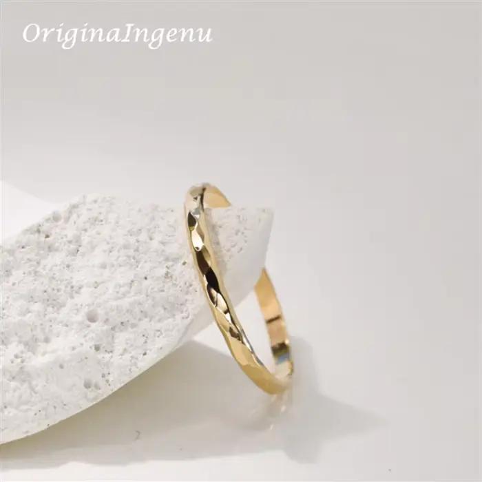 Bague martelée remplie d'or 14 carats