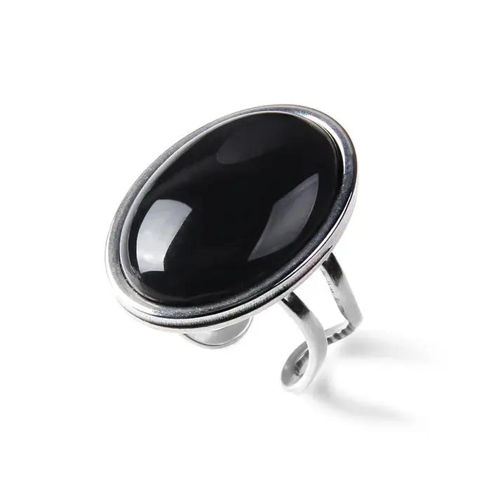Grande bague en pierre