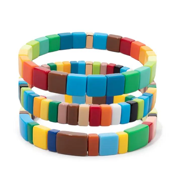 Bracelet bohème en acrylique arc-en-ciel pour femmes
