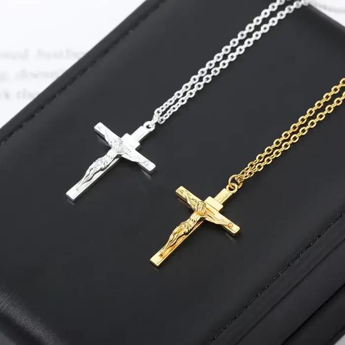 Collier croix de Jésus bijou en acier inoxydable or clair pour femmes occasions spéciales et cérémonies religieuses