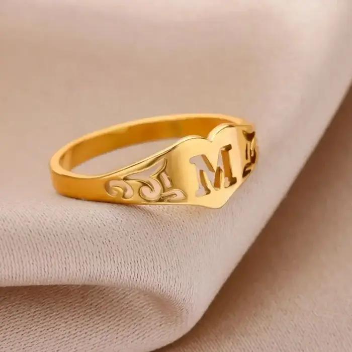 Bagues en forme de cœur avec lettre initiale creuse pour femmes