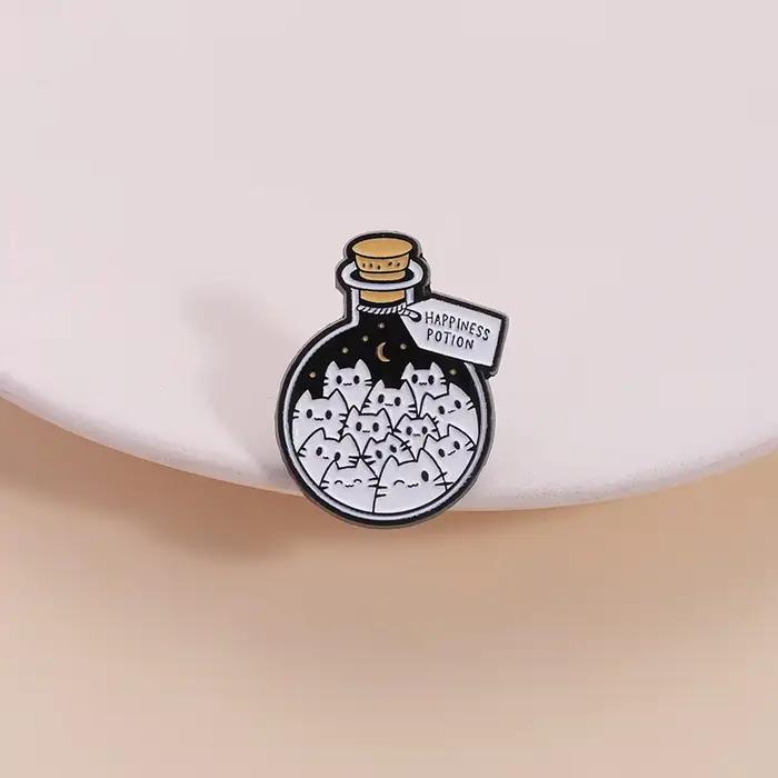 Broche en émail de Potion de bonheur de chat de dessin animé, broche en métal pour passionnés de chat, Badge de sac à dos à revers, bijoux amusants, cadeau pour enfants et amis