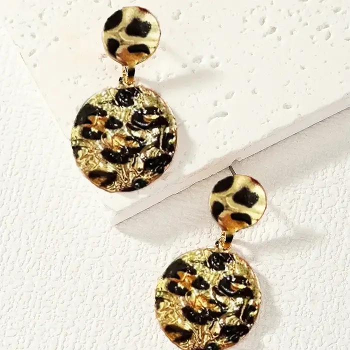 Boucles d'oreilles géométriques à imprimé léopard surdimensionnées pour femmes, élégantes et audacieuses, idéales pour les occasions spéciales et le quotidien