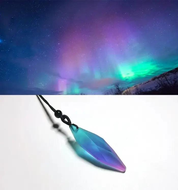 Pendentif et collier en pierre Aurora ycin is Resin