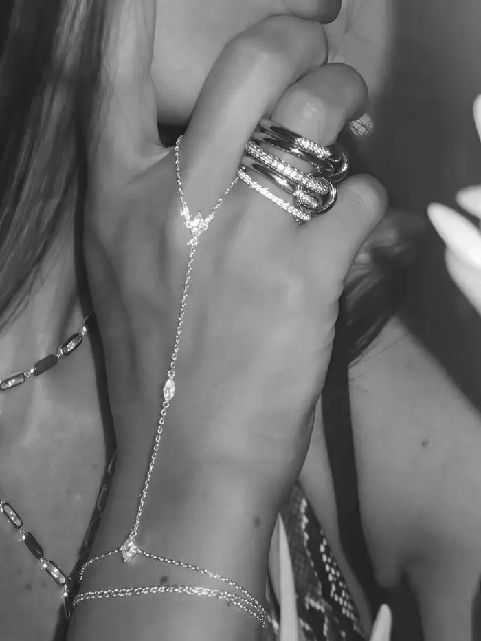 Bracelet de doigt en chaîne Ultra-fin pour femmes, 2 pièces, plusieurs couches, pour les déplacement