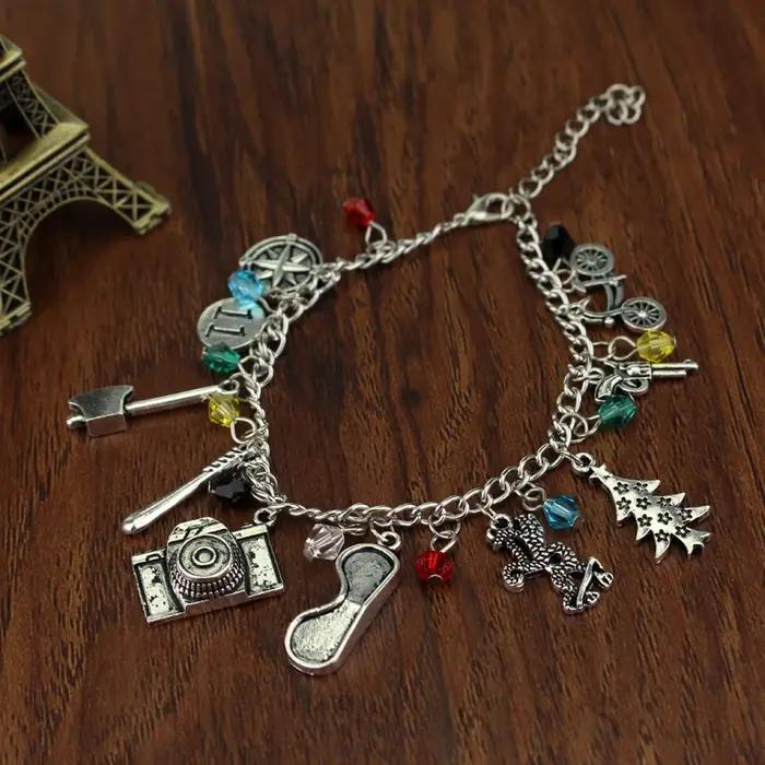 Bracelets Anime Stranger pendentifs émail fait main bracelets dessin animé accessoires bijoux femme cosplay occasions spéciales
