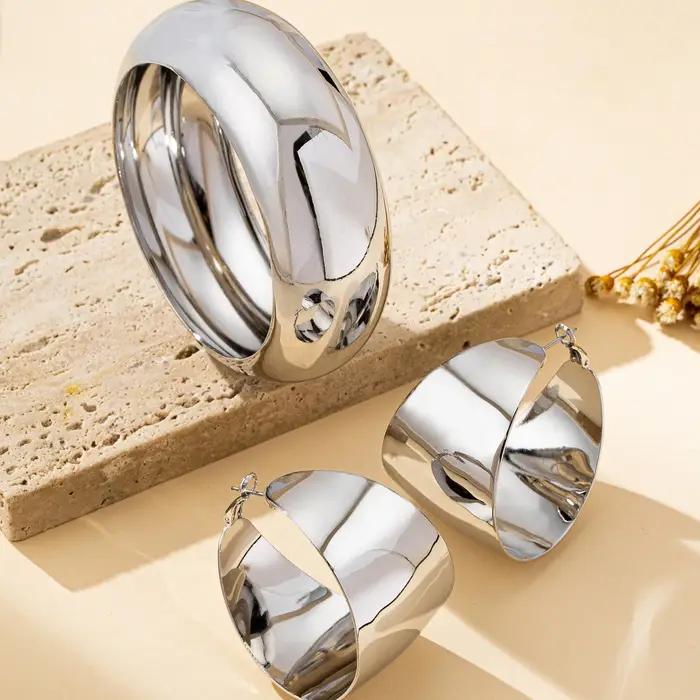 Ensemble de bijoux pour femmes, ensemble de bracelets et boucles d'oreilles brillants simples, exagé