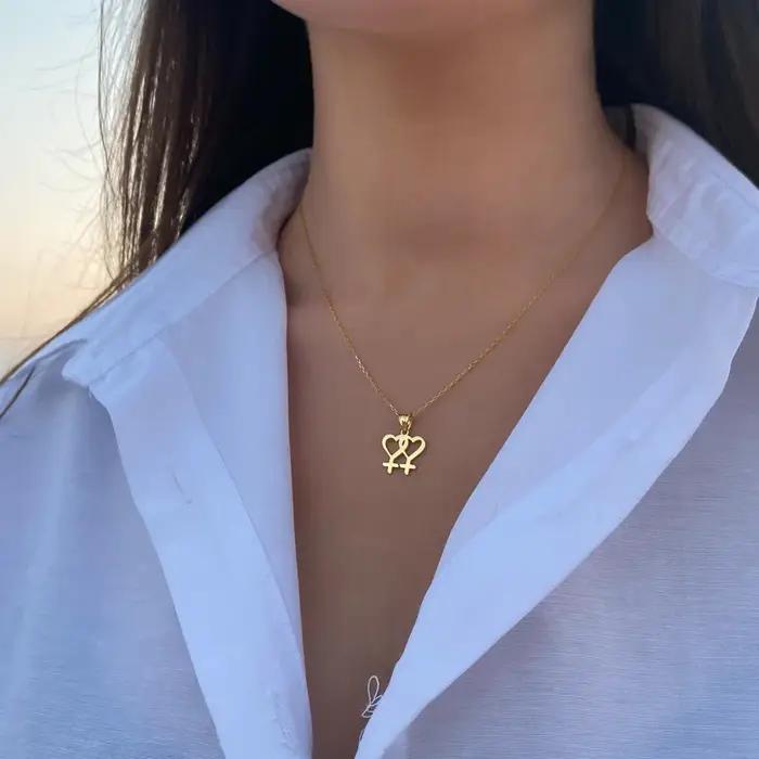 Collier à Breloques pour Femme Lesbienne Style Moderne Or Jaune Clair ou Rouge-Marron Chaîne de Maillons en Acier Inoxydable Pour Mariage Ou Cadeau Spécial
