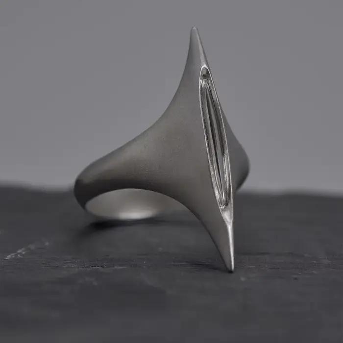Bague rétro l'épée de Maria pour femmes