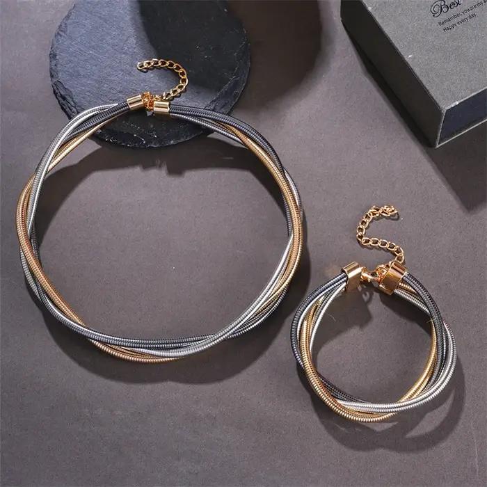 Collier polyvalent à enroulement multicouche pour femmes