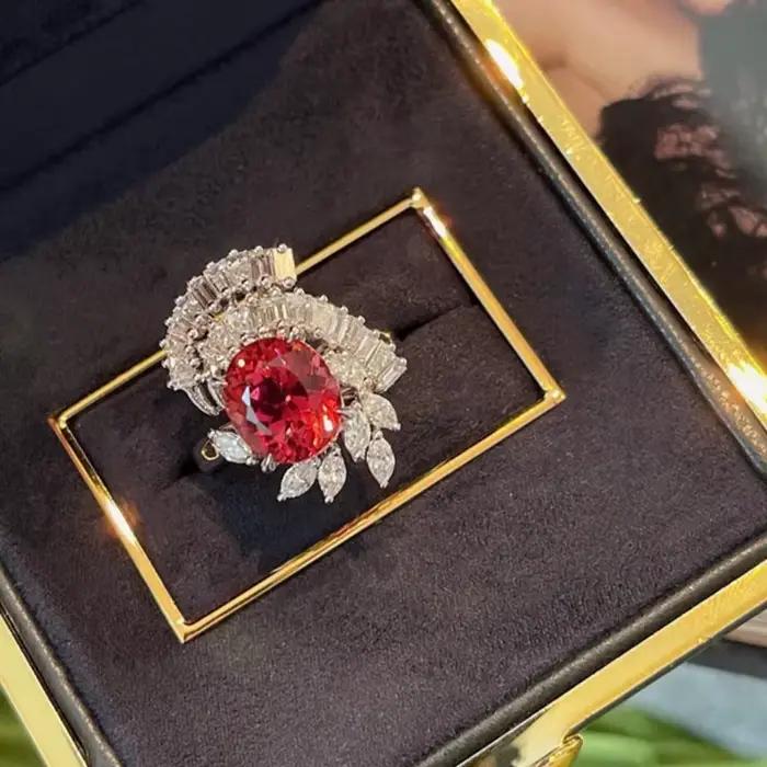 Bagues classiques dignes en rubis pour femmes