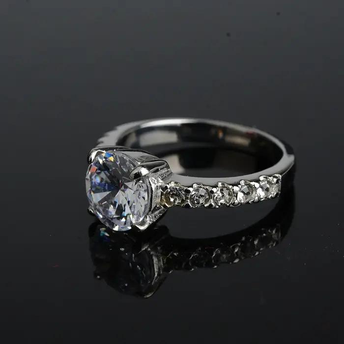Alliance de Luxe en Acier Inoxydable Plaquée Or 18 Carats Serties de Zirconium Blanc Pour Femmes Occasions Formelles Engagement Professionnel