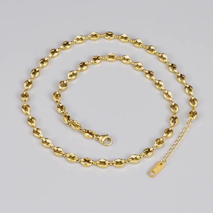 Collier ovale en grains de café