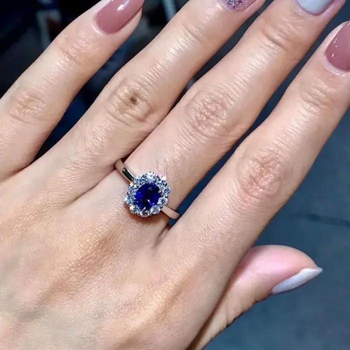 Bague saphir classique exquise pour femmes