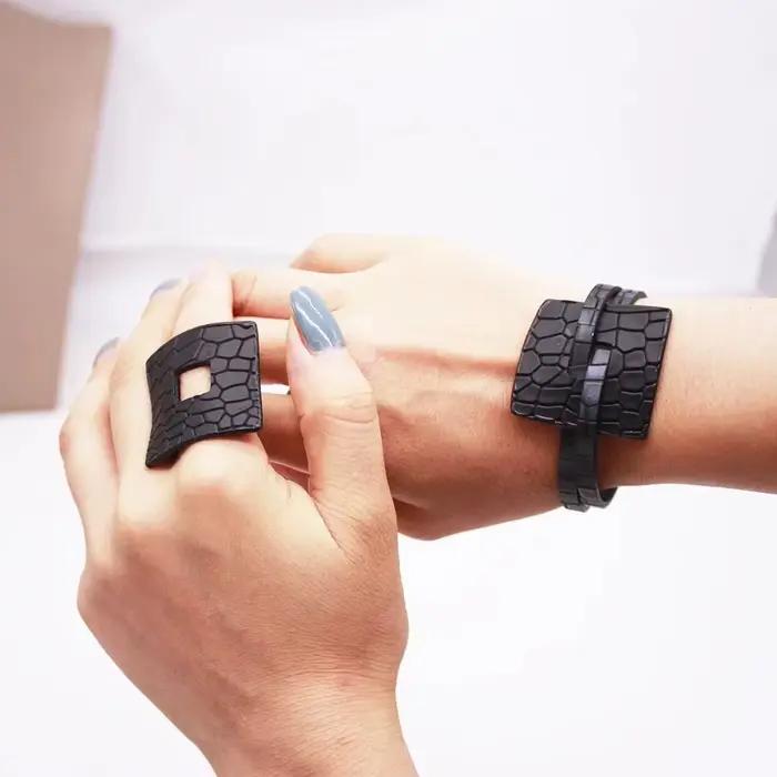 TOTABC-Bague ronde en cuir faite à la main pour hommes et femmes, bracelet noir, cadeau de bijoux, mode masculine, vente en gros