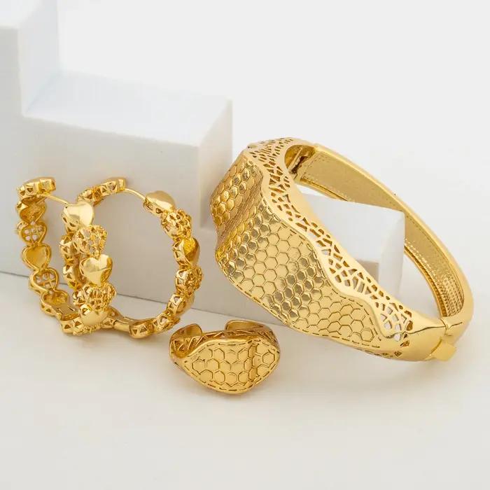 Ensemble de bijoux en or 18 carats pour femmes