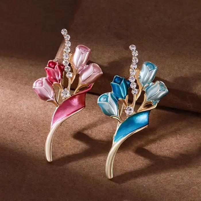 Broches à fleurs en perles de tempérament élégant pour femmes