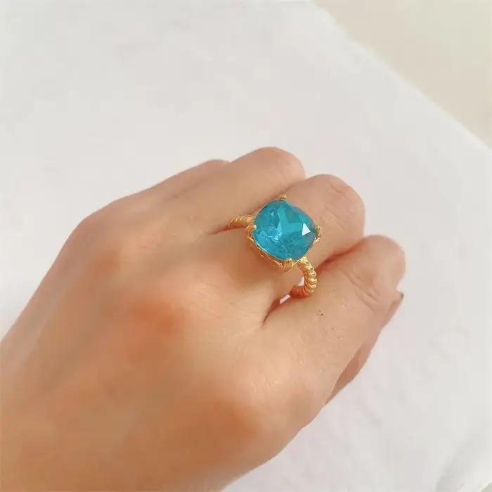 Bague bleue princesse scintillante en Zircon