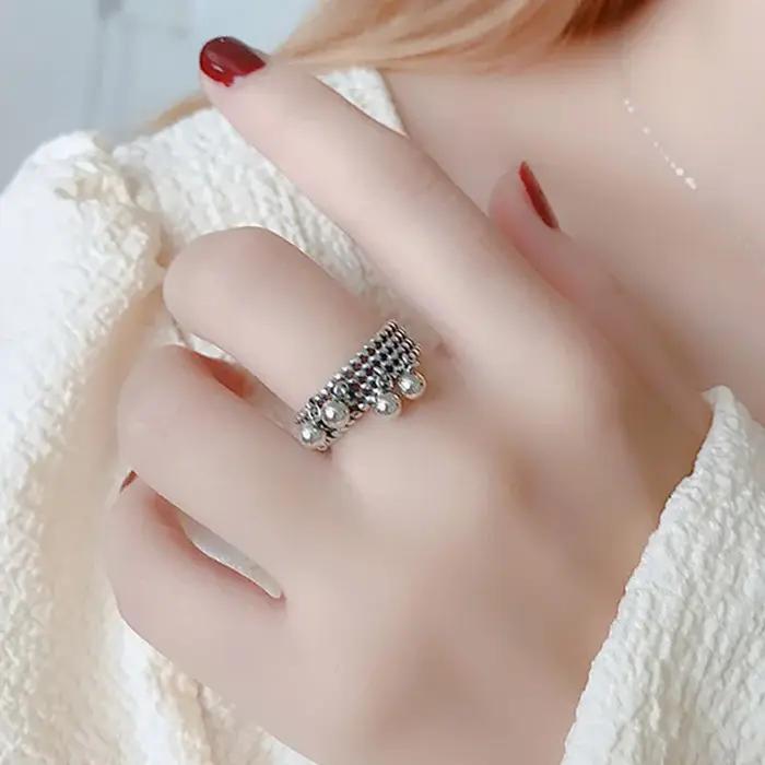 Bagues en argent avec pendentif pompon pour femme