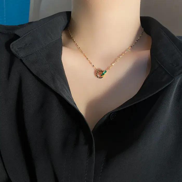 Collier en or jaune 18 carats pour femme avec pendentif unique cadeau d'engagement mariage fiançailles anniversaire utilisation quotidienne