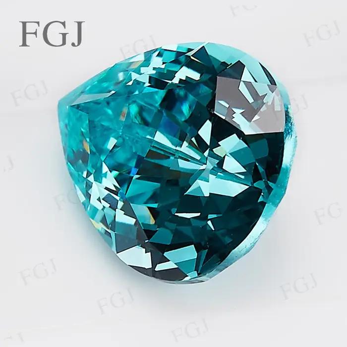 Pierres précieuses Paraiba cultivées en laboratoire en forme de poire