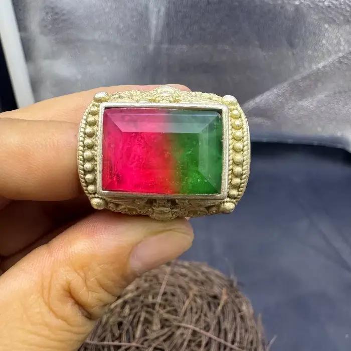 Bague ouverte vintage en argent massif, sertie à la main de deux cabochons carrés glacés bicolores en jadéite ancienne, ornement de doigt rétro pour homme