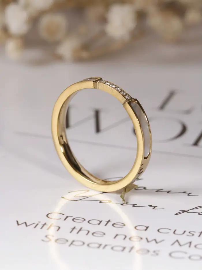 1 bague vintage style palais en acier inoxydable couleur or 18 carats avec incrustation de coquillage blanc et 6 strass
