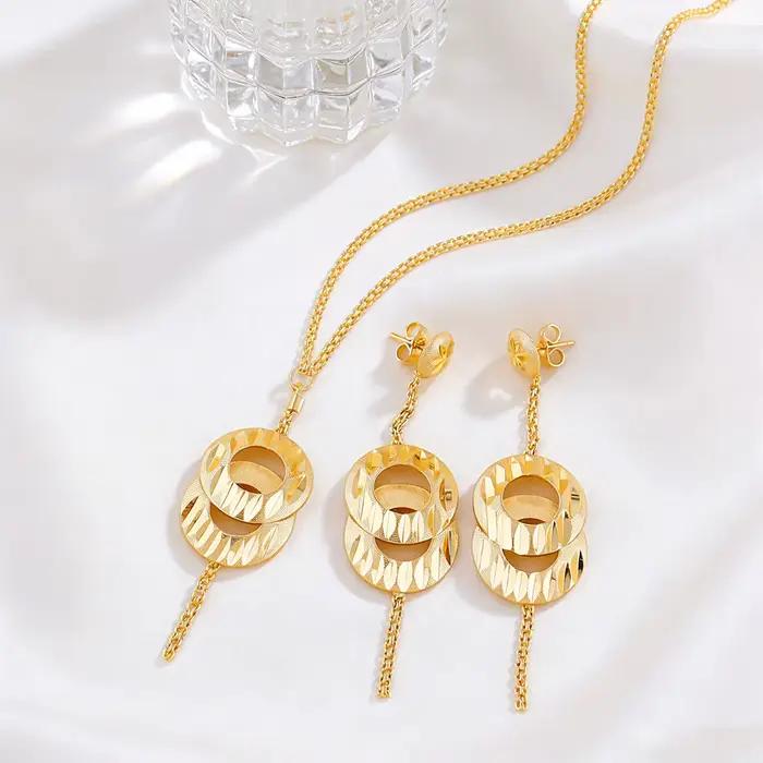 Ensemble de bijoux collier or plaqué avec boucles d'oreilles pour femmes occasions spéciales elegance mariage anniversaire soirée