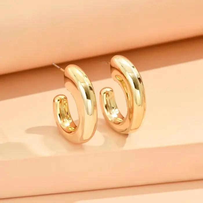 Boucles d'oreilles géométriques irrégulières en strass pour femmes, élégantes et minimalistes, bijoux tendance pour sorties et événements