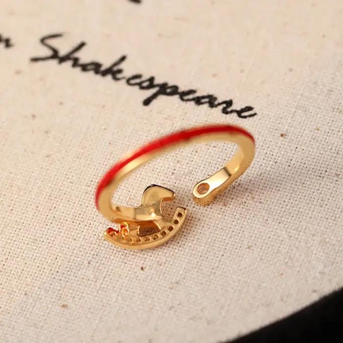 Bague Cheval en Corde Rouge Tungstène Plaquée Or 18 Carats pour Femmes Occasions Spéciales Style Élégant Polyvalent
