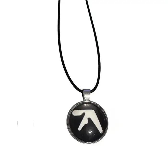 Collier pendentif avec logo double Aphex, bijoux faits à la main