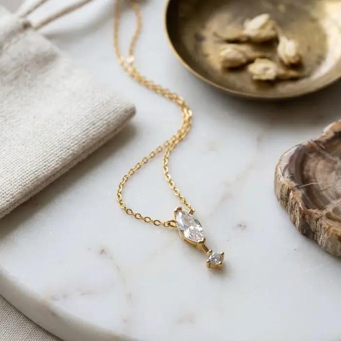 Collier pendentif marquise en CZ plaqué or de luxe pour femmes, bijoux étincelants pour tous les jou