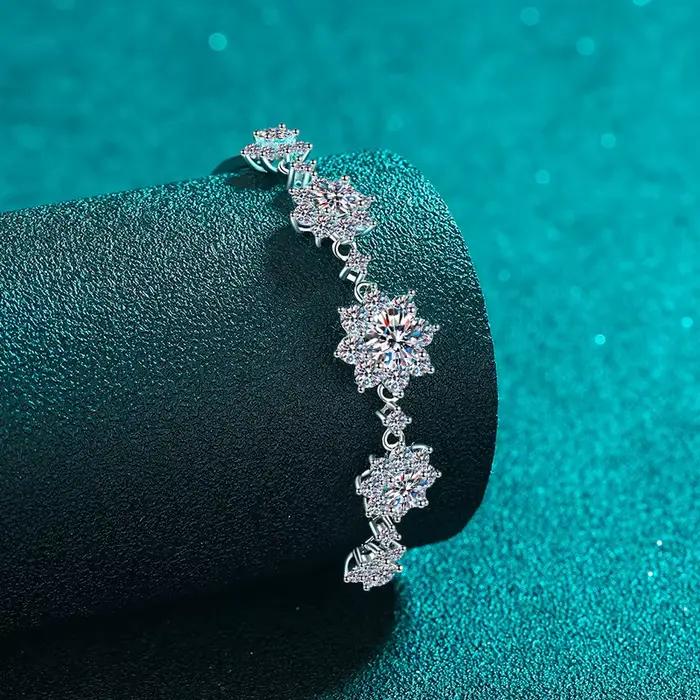 Bracelet en diamant Moissanite ronde pour femme