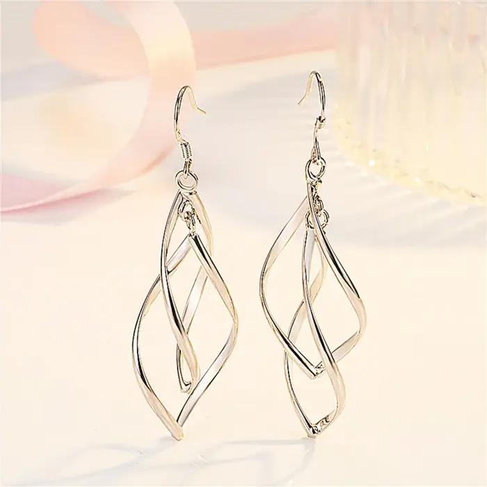Boucles d'oreilles pendantes hypoallergéniques couleur argent pour femmes