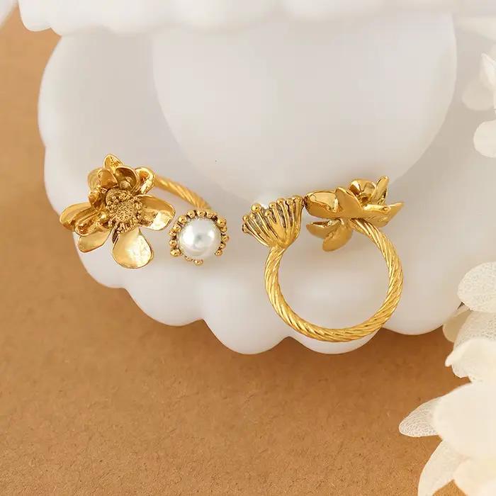 Bague rétro française motif floral perles en plastique plaquée or 18 carats pour femme occassions spéciales mariage style gothique浪漫金属花卉复古法式女戒,含塑料珍珠,镀18K金,适用于婚礼等特殊场合,哥特风格
