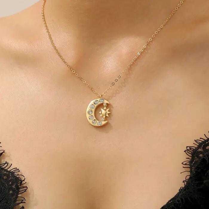 Collier Pendentif Lune et Soleil en Zircon pour Femme et Homme, Chaîne de Clavicule Exquise, Style Vintage Simple Hiphop Punk, Bijou Polyvalent, Cadeau 2026